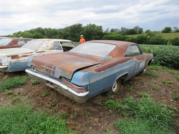 1966-chevrolet-impala-ss-2dr-ht-image-4