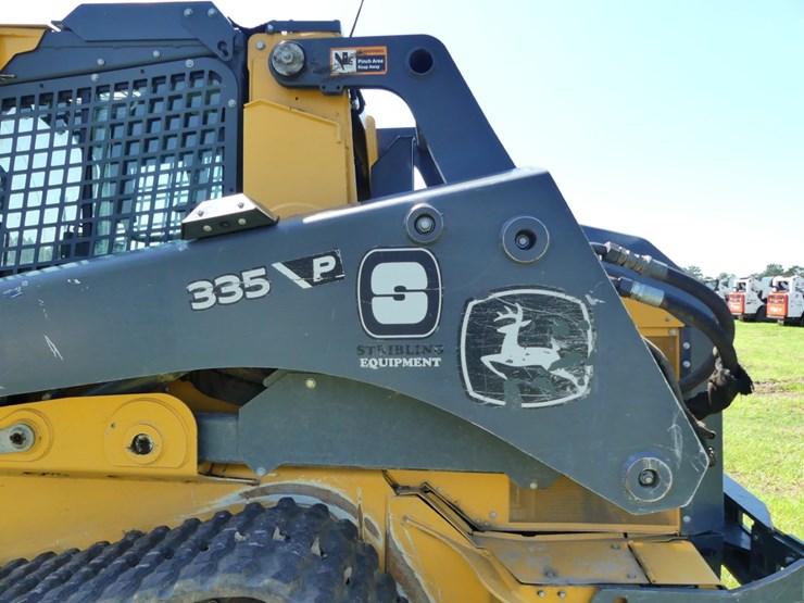 2024-deere-335p-image-8