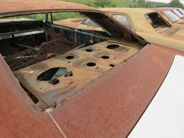1966-chevrolet-impala-ss-2dr-ht-image-16