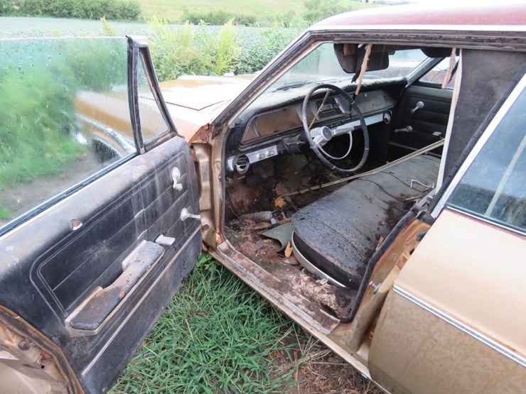 1966-chevrolet-impala-4dr-ht-image-11