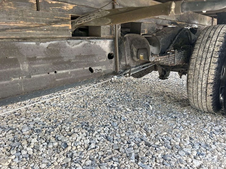 2017-chevrolet-express-3500-image-21