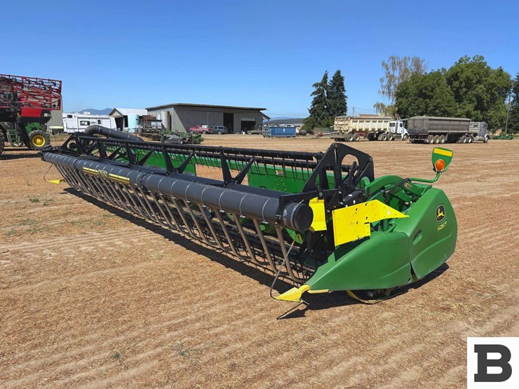 2012-john-deere-625f-image-1