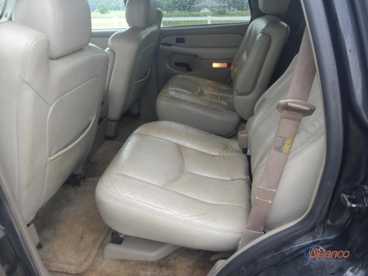 2003-chevrolet-tahoe-image-6