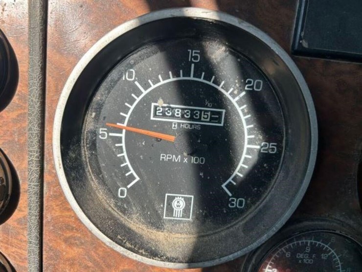 2001-kenworth-t800-image-15