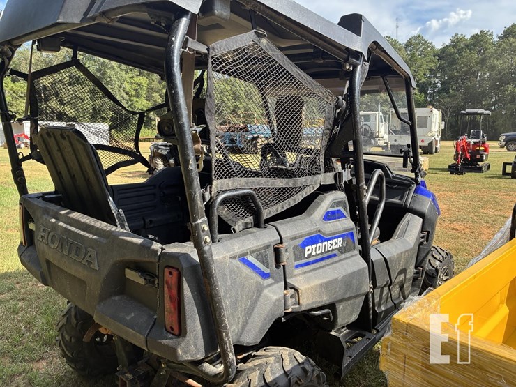 2019-honda-pioneer-700-image-3