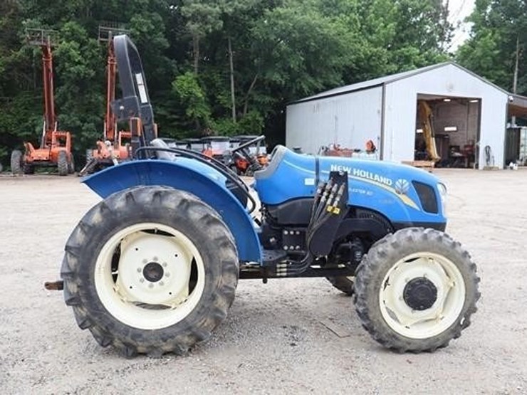 2017-new-holland-workmaster-50-image-6