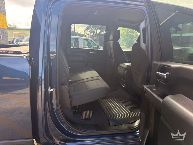 2021-chevrolet-silverado-2500-image-15