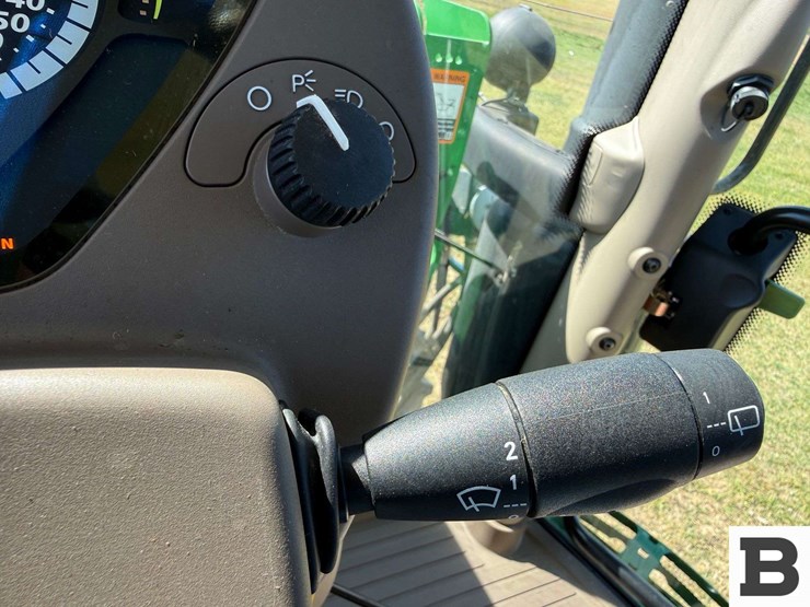 2016-john-deere-6155r-image-74