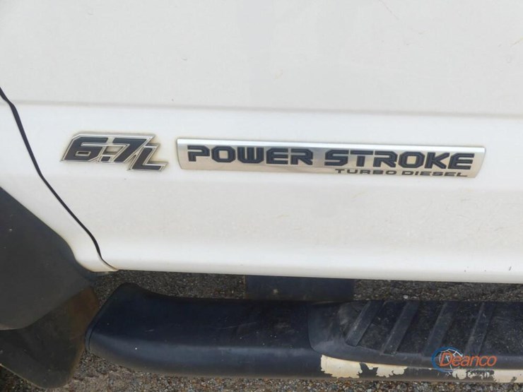 2017-ford-f550-image-8