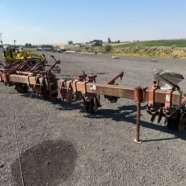 16' Lilliston Rolling Cultivator Toolbar