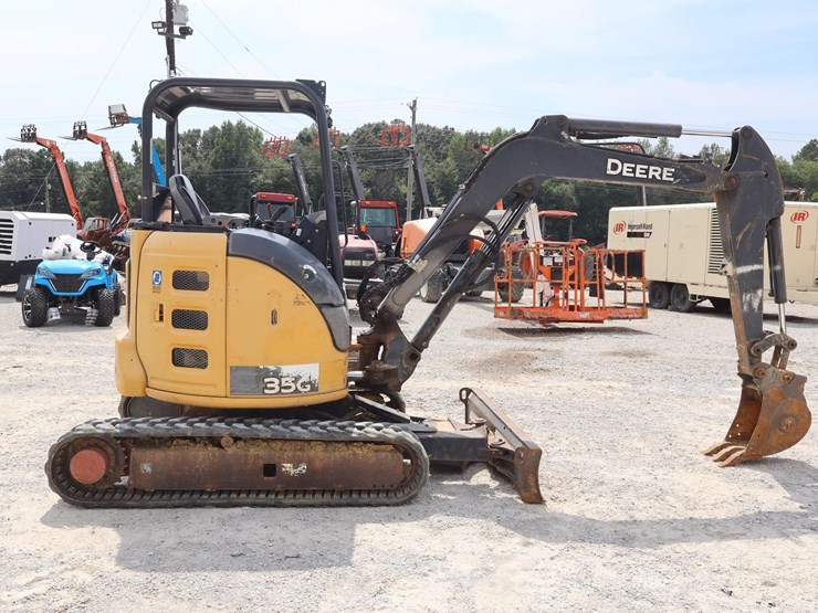 2017-deere-35g-image-6