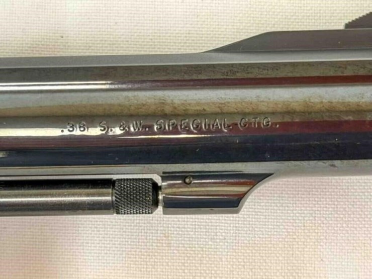 smith-&-wesson-15-7-38-spec-revolver-image-3