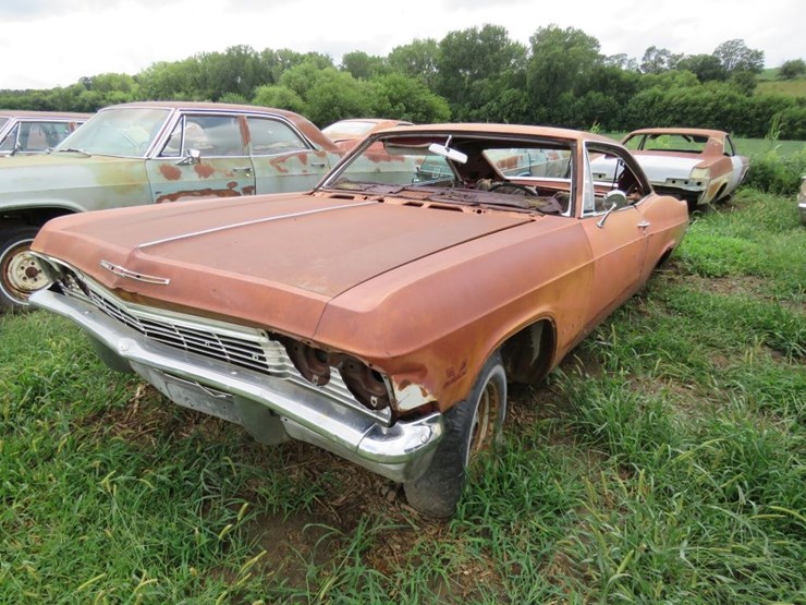 1965-chevrolet-impala-ss-2dr-ht-image-7