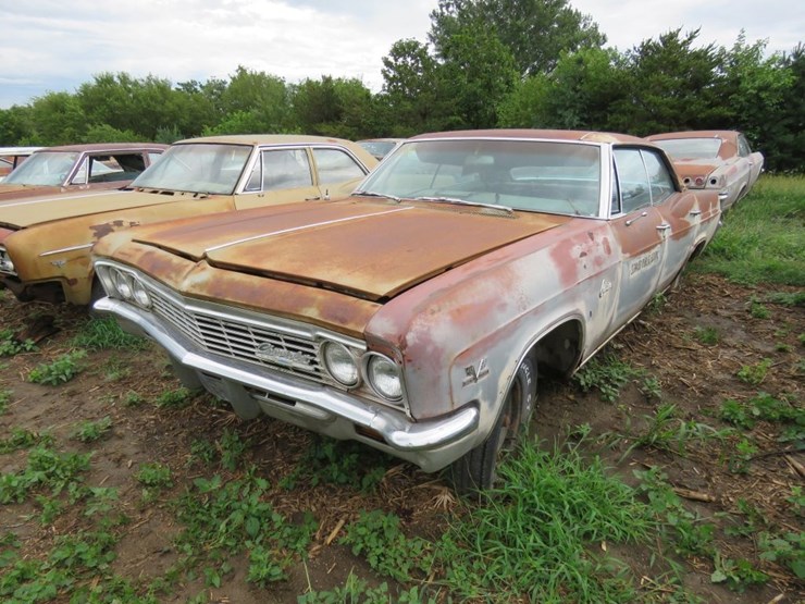 1966-chevrolet-caprice-4dr-ht-image-7