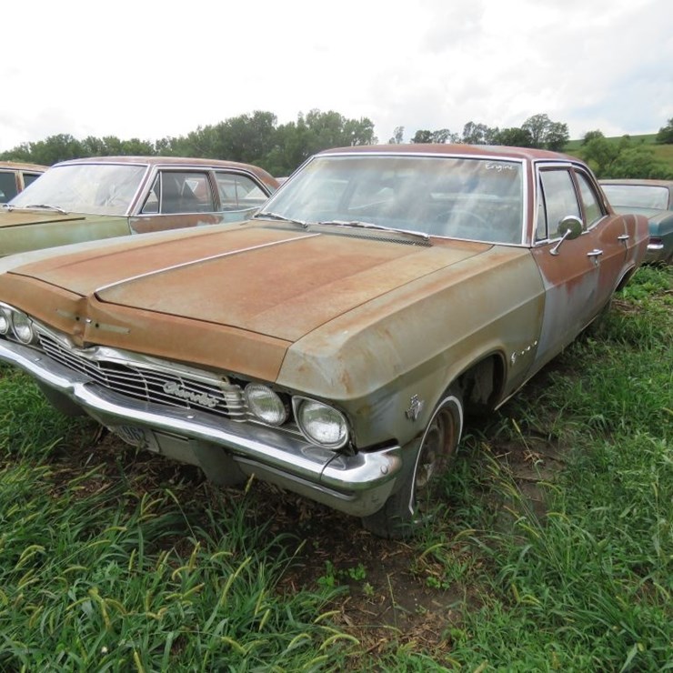 1965 Chevrolet Impala 4dr Sedan