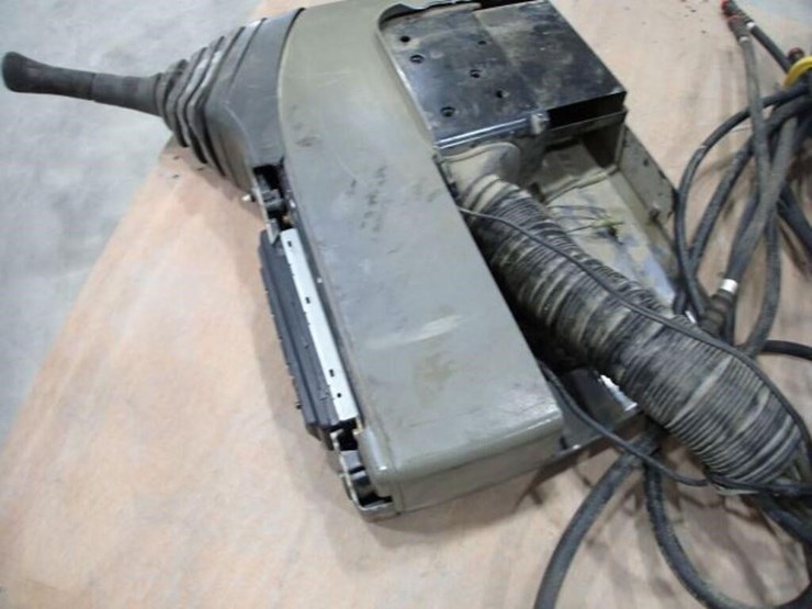 john-deere-120-image-17