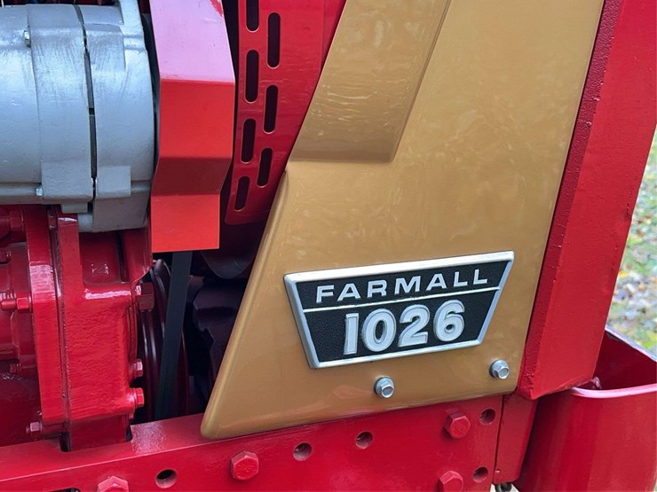 1970-1026-farmall-hydro-row-crop-golden-demonstrator-image-79