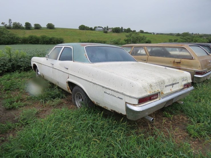 1966-chevrolet-belair-4dr-sedan-image-5