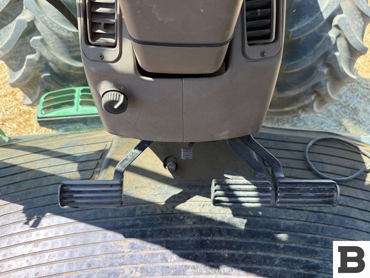 2001-john-deere-8110-image-57