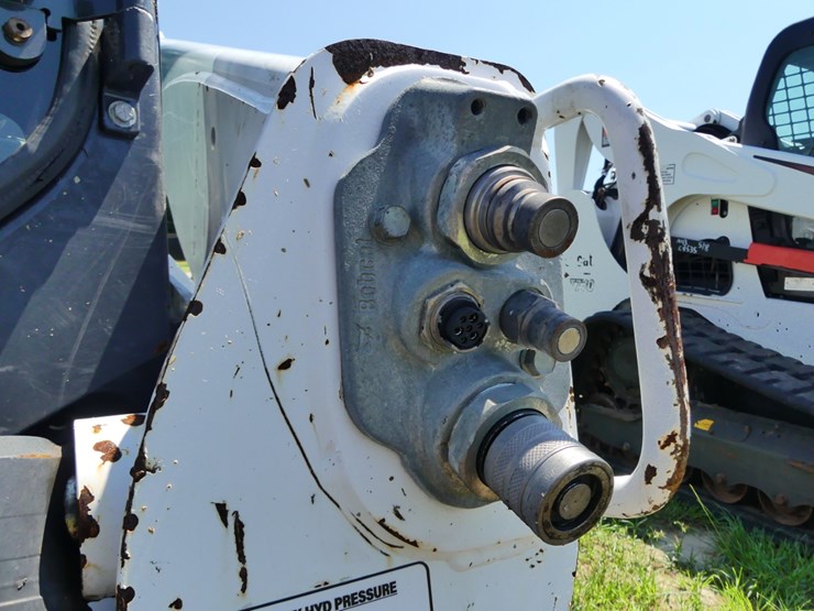 2015-bobcat-t770-image-12
