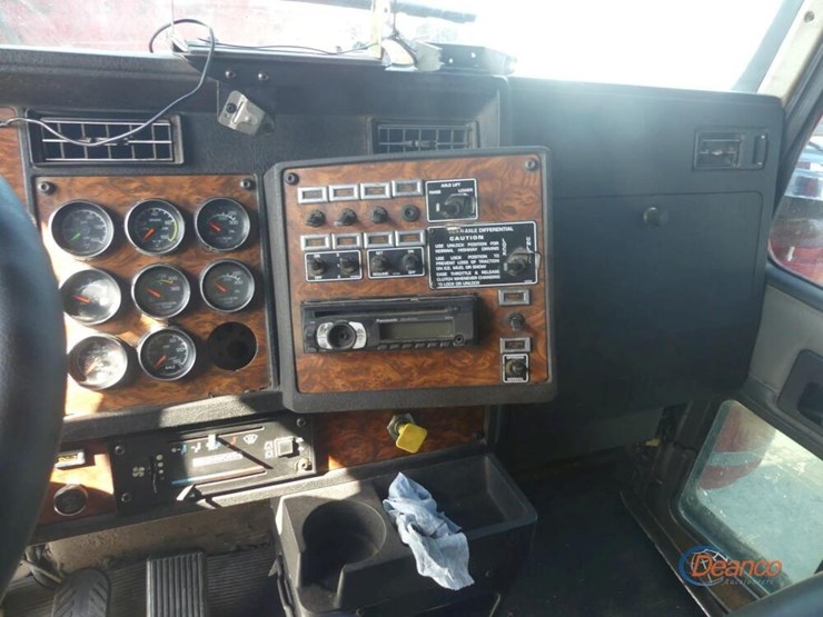 2001-kenworth-w900-image-21