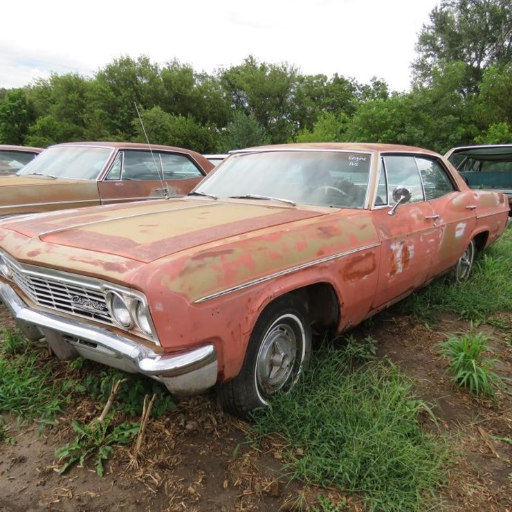 1966 Chevrolet Impala 4dr HT