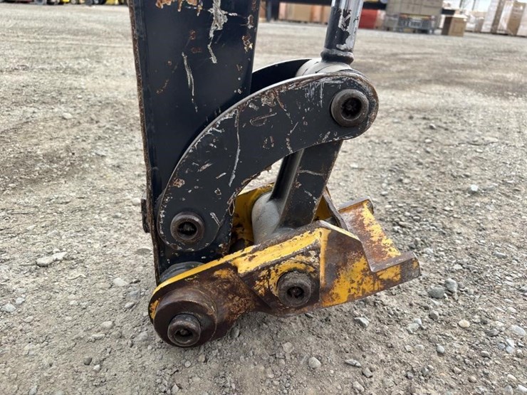 2016-deere-17g-image-13