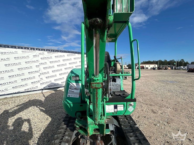 2018-takeuchi-tb230-image-17