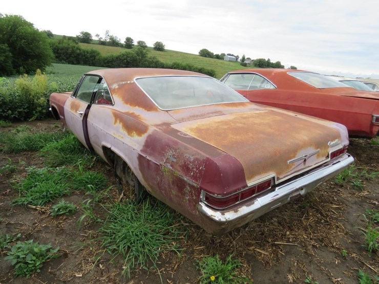 1966-chevrolet-impala-ss-2dr-ht-image-3