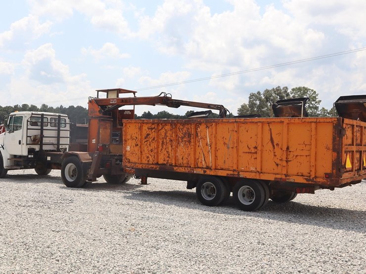 2001-freightliner-fl70-image-3