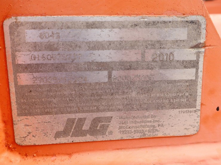 2010-jlg-8042-image-14