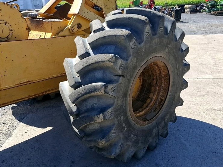 1993-deere-640e-image-33