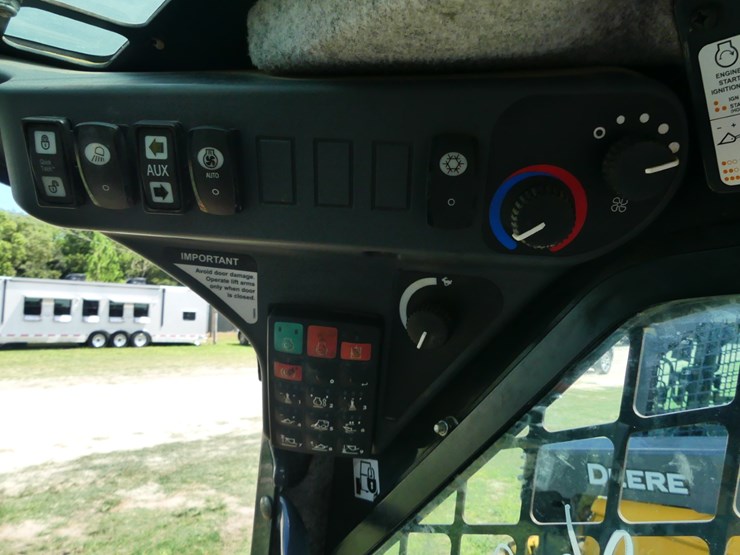 2019-deere-331g-image-17