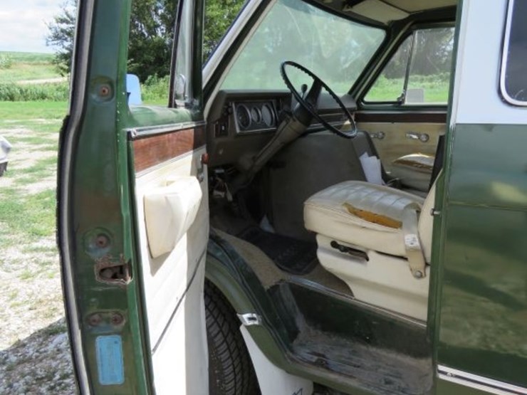 1972-chevrolet-beauville-sportvan-10-image-13