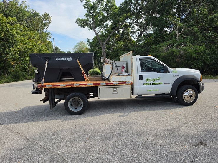 2006-ford-f550-image-15