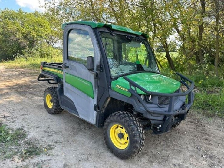 2020-john-deere-gator-image-8