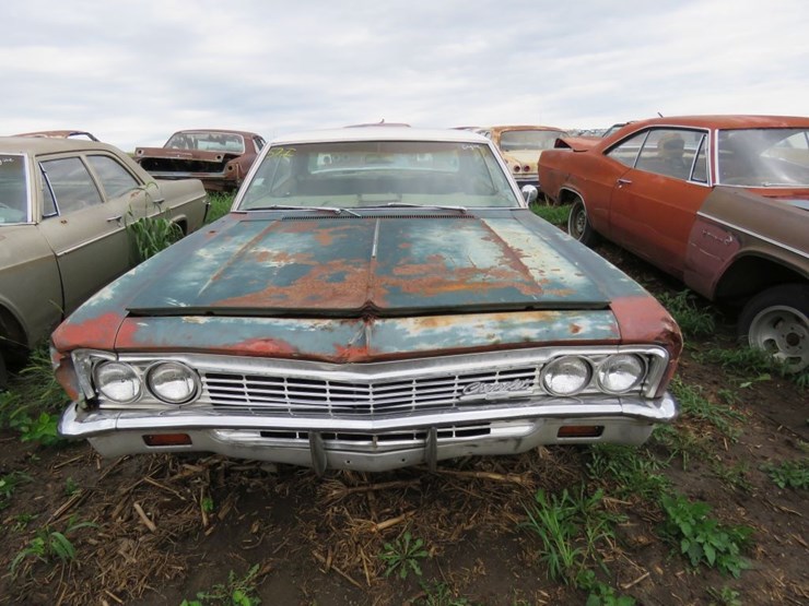 1966-chevrolet-impala-4dr-sedan-image-2