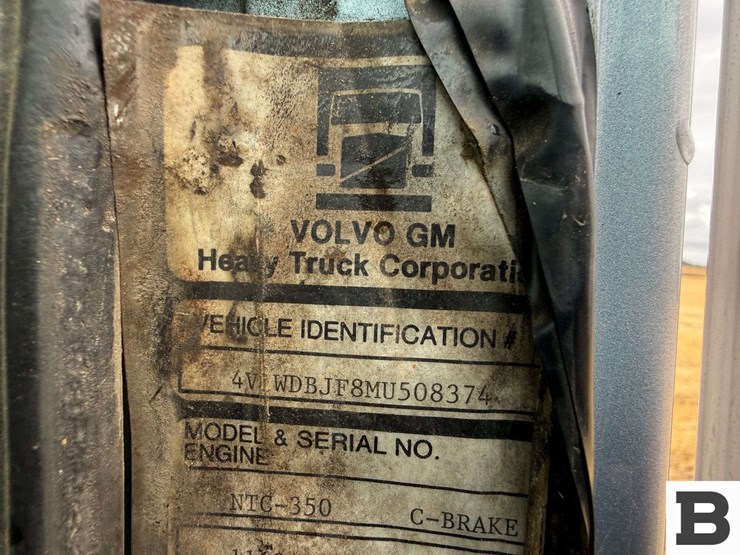 1991-volvo-gm-integral-sleeper-tractor-truck-image-62