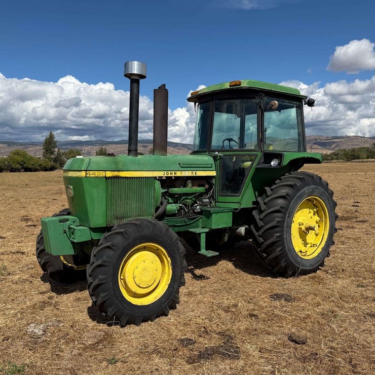 1975 JOHN DEERE 4430