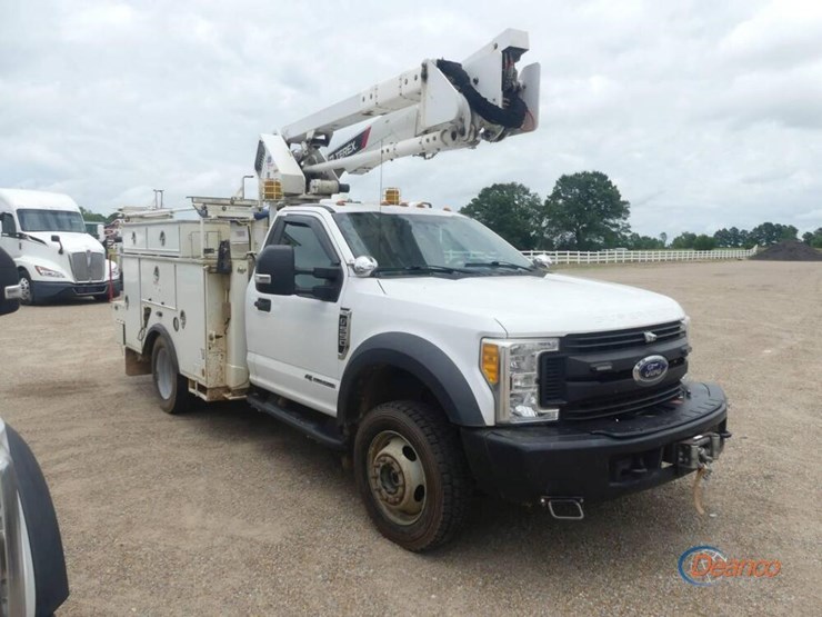 2017-ford-f550-image-1