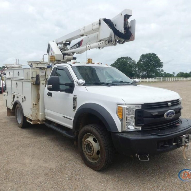 2017 FORD F550