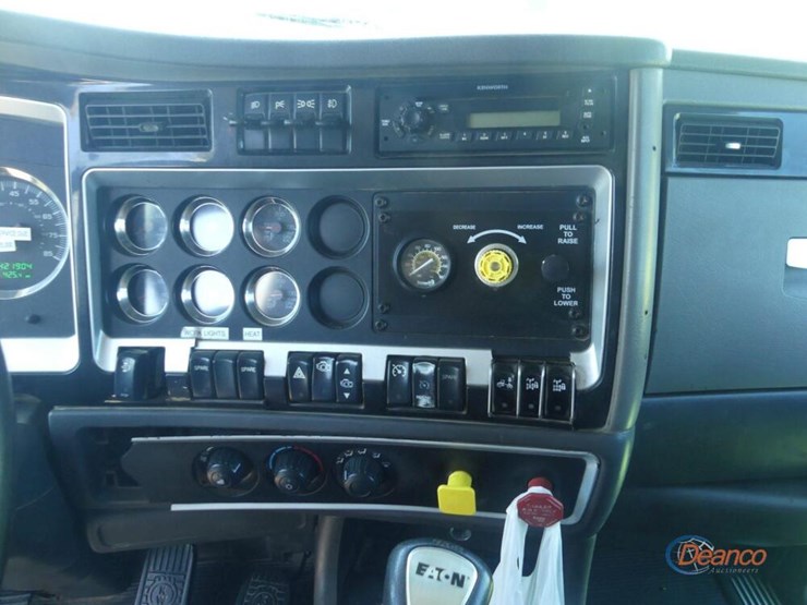 2009-kenworth-t800-image-19