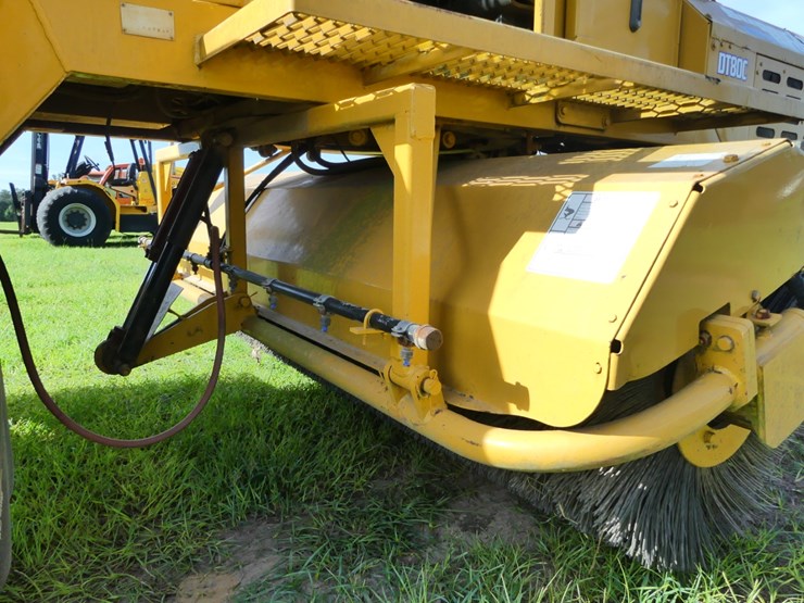 superior-broom-dt80c-image-9