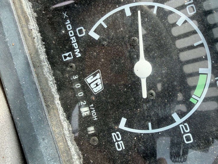 jcb-520-image-42