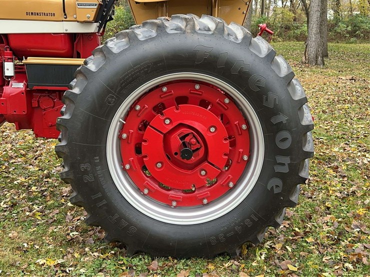 1970-1026-farmall-hydro-row-crop-golden-demonstrator-image-55