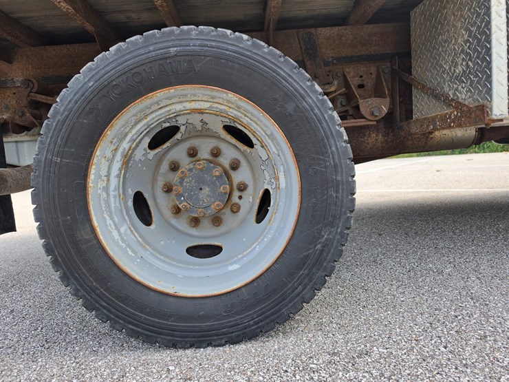 2006-ford-f550-image-74