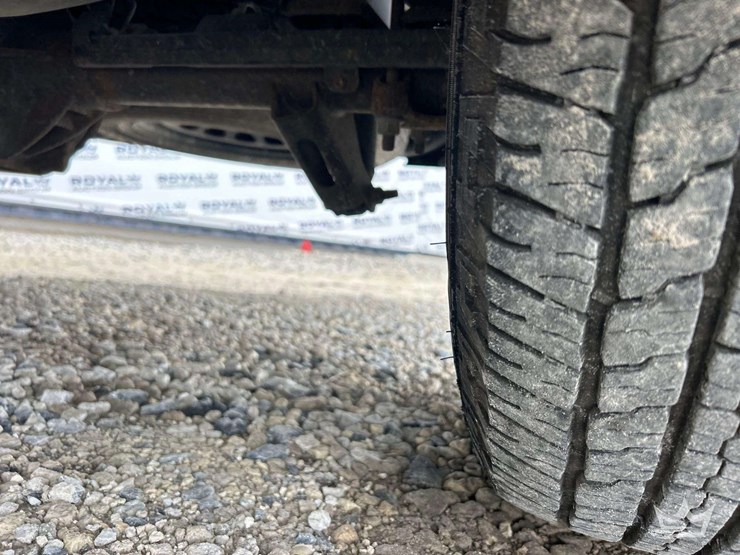 2019-chevrolet-silverado-1500-image-24