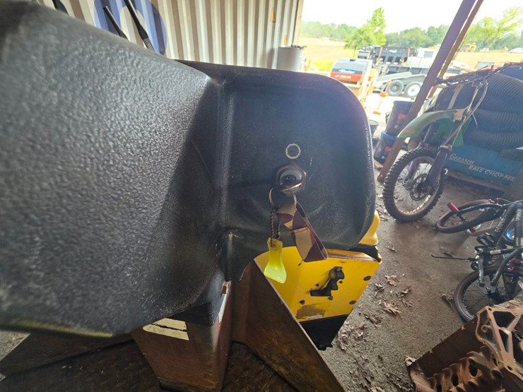 #25518-•-wacker-vibratory-compactor-image-15