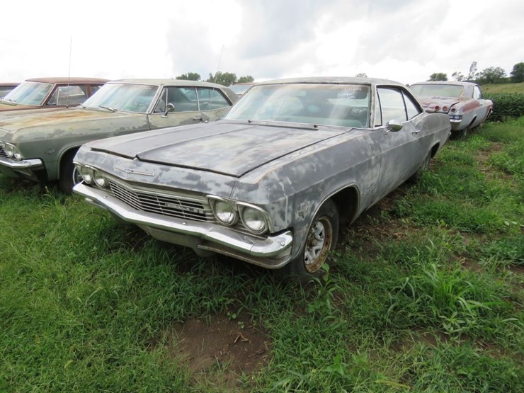 1965-chevrolet-impala-ss-2dr-ht-image-4