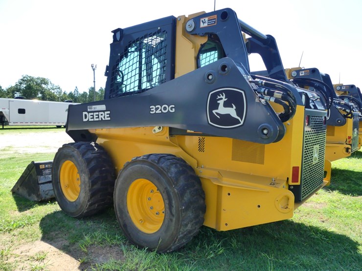 2024-deere-320g-image-4